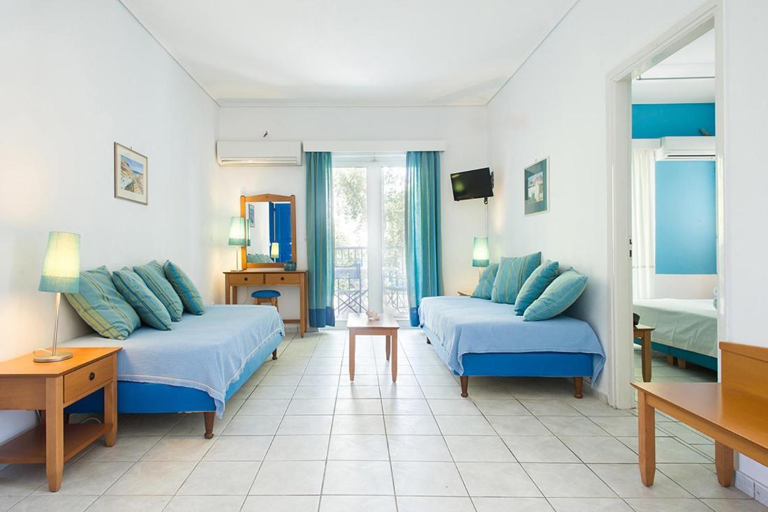 Daphne'S Club Hotel Apartments クシロカストロ エクステリア 写真