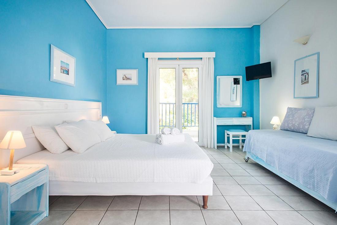 Daphne'S Club Hotel Apartments クシロカストロ エクステリア 写真