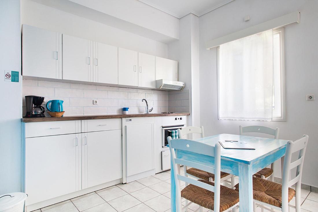 Daphne'S Club Hotel Apartments クシロカストロ エクステリア 写真