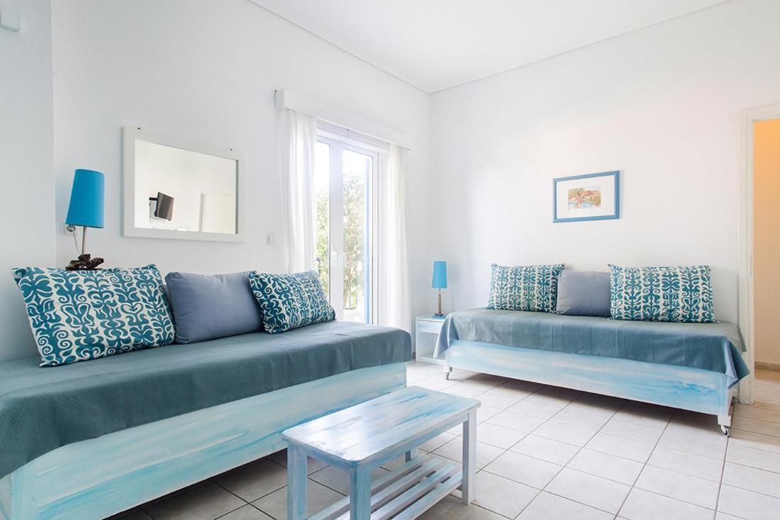 Daphne'S Club Hotel Apartments クシロカストロ エクステリア 写真